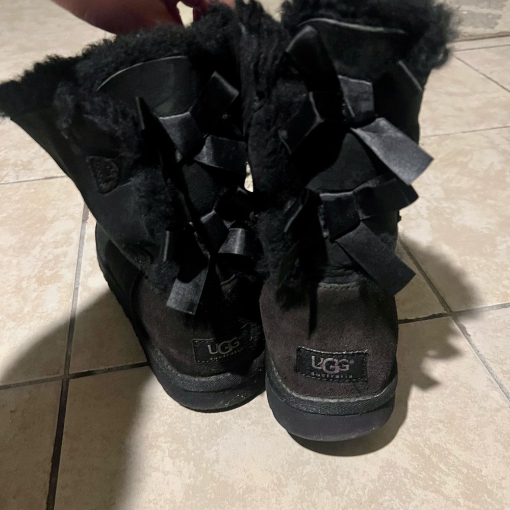 UGG Bailey bow black